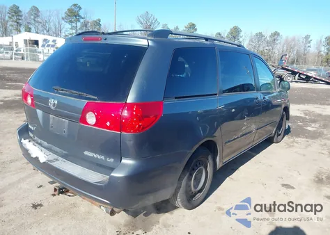 2010 Toyota Sienna Le z USA, uszkodzony, nr VIN 5TDKK4CC9AS315099